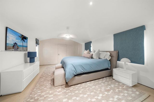 3681 Flamingo Dr, Miami Beach, FL 33140