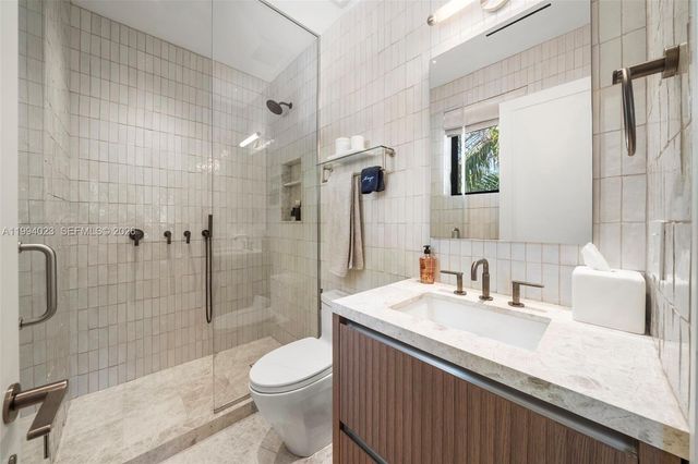 3681 Flamingo Dr, Miami Beach, FL 33140