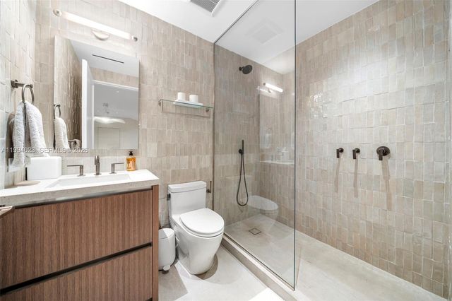 3681 Flamingo Dr, Miami Beach, FL 33140