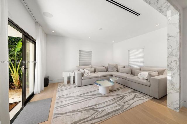 3681 Flamingo Dr, Miami Beach, FL 33140