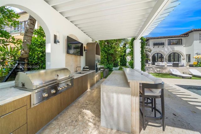 3681 Flamingo Dr, Miami Beach, FL 33140