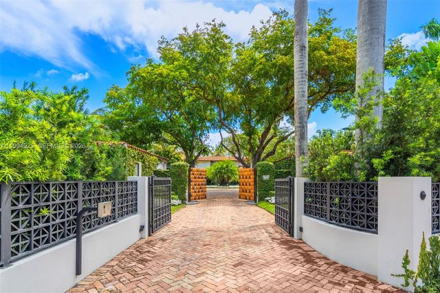 3681 Flamingo Dr, Miami Beach, FL 33140