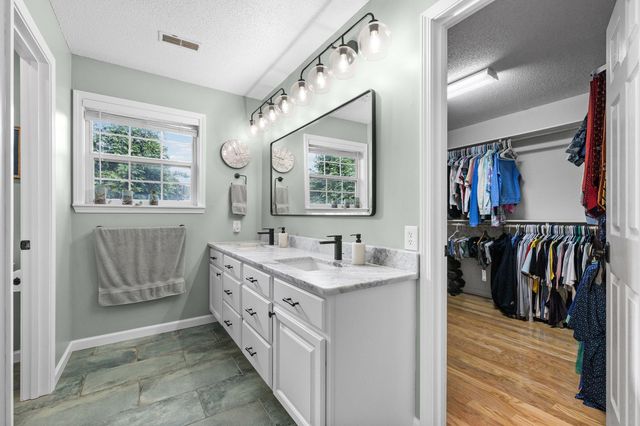 2806 WOODED CREEK DR, Columbia, MO 65203