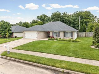 2806 WOODED CREEK DR, Columbia, MO 65203