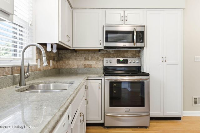 3024 Wickland Rd, Louisville, KY 40205