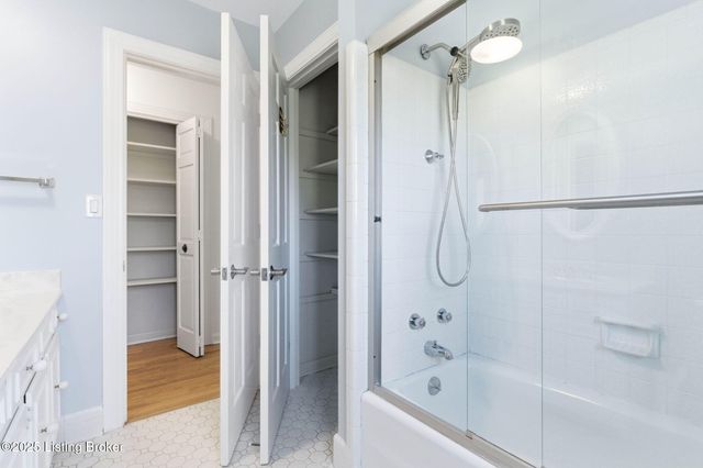 3024 Wickland Rd, Louisville, KY 40205