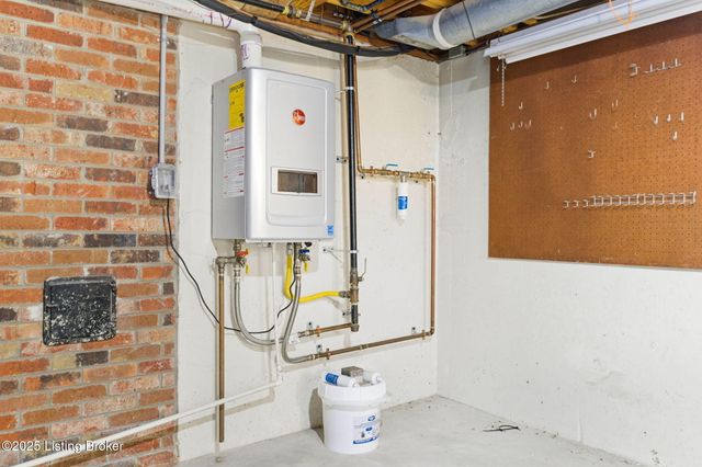 3024 Wickland Rd, Louisville, KY 40205