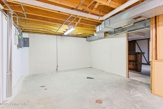 3024 Wickland Rd, Louisville, KY 40205