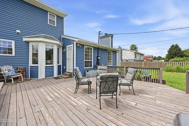 1227 Senate Cir, Radcliff, KY 40160
