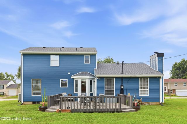 1227 Senate Cir, Radcliff, KY 40160