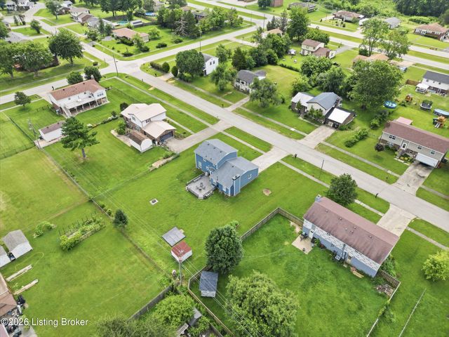 1227 Senate Cir, Radcliff, KY 40160