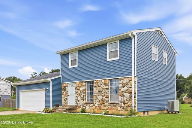 1227 Senate Cir, Radcliff, KY 40160