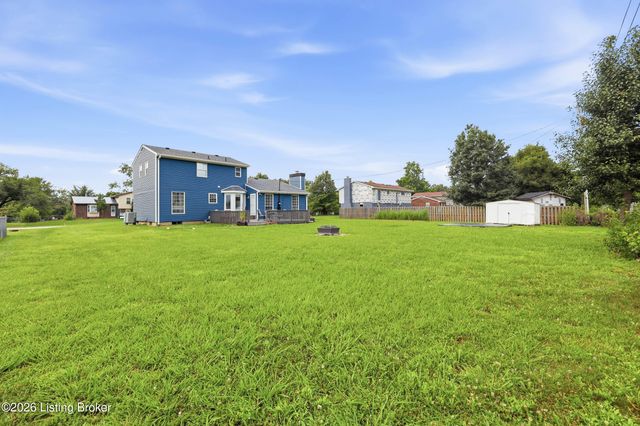 1227 Senate Cir, Radcliff, KY 40160