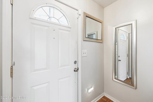 1227 Senate Cir, Radcliff, KY 40160