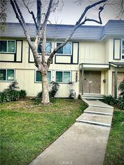 9808 Via Sonoma, Cypress, CA 90630