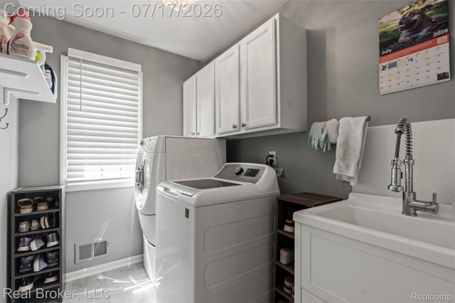 45192 Thornhill Road, Canton Charter Township, MI 48188