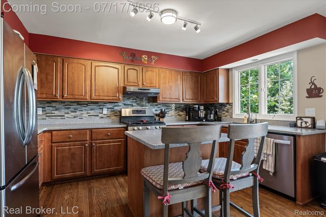 45192 Thornhill Road, Canton Charter Township, MI 48188