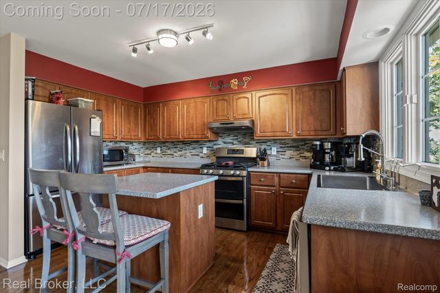 45192 Thornhill Road, Canton Charter Township, MI 48188