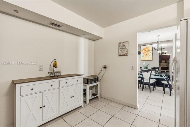 2851 NE 183rd St 2012E, Aventura, FL 33160