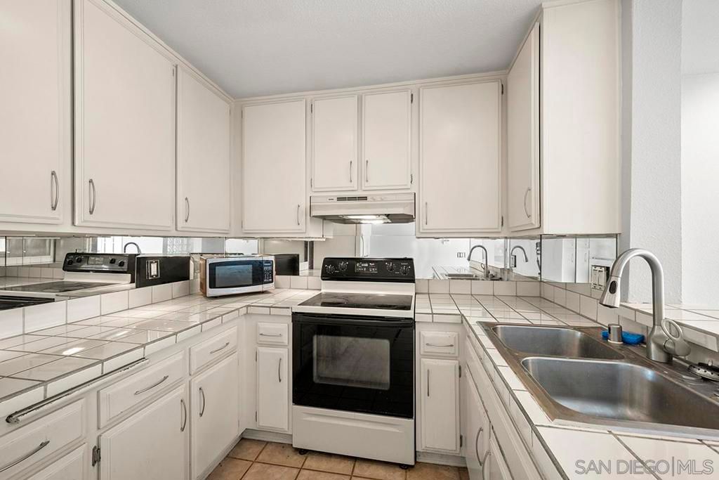 Image 16 of property listing at 10400 caminito Cuervo 264, San Diego, CA 92108