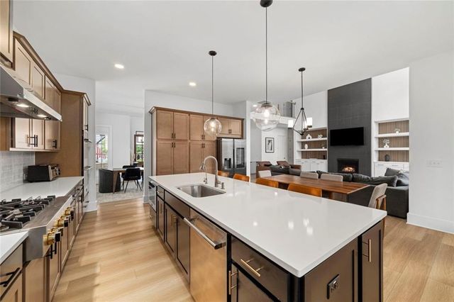 1071 Ridgeview Road, Woodstock, GA 30188