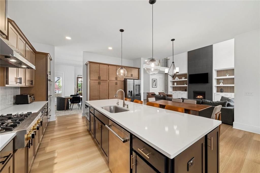 Image 13 of property listing at 1071 Ridgeview Road, Woodstock, GA 30188