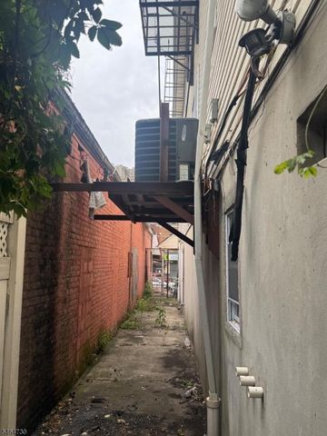 787 Clinton Ave, Newark City, NJ 07108