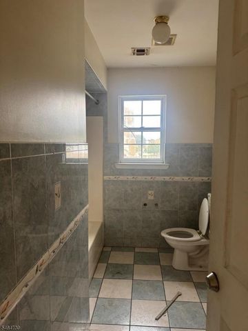 787 Clinton Ave, Newark City, NJ 07108