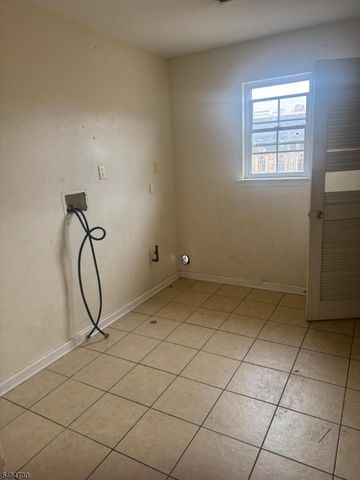 787 Clinton Ave, Newark City, NJ 07108