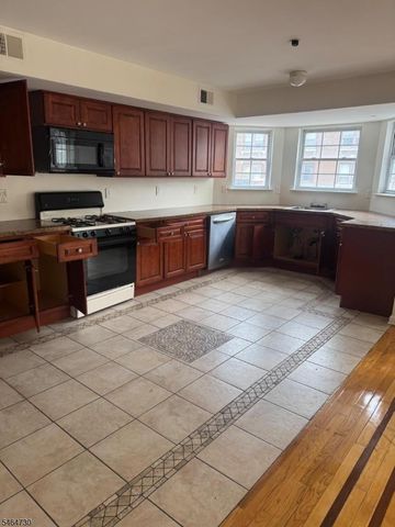 787 Clinton Ave, Newark City, NJ 07108