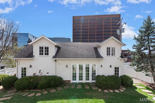 8130 Westmoreland Avenue, Clayton, MO 63105