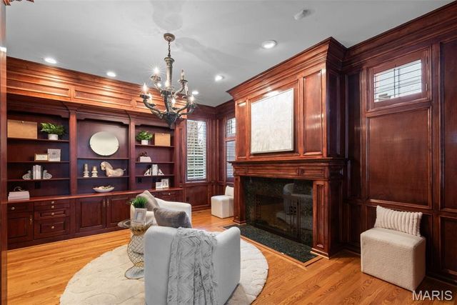 8130 Westmoreland Avenue, Clayton, MO 63105