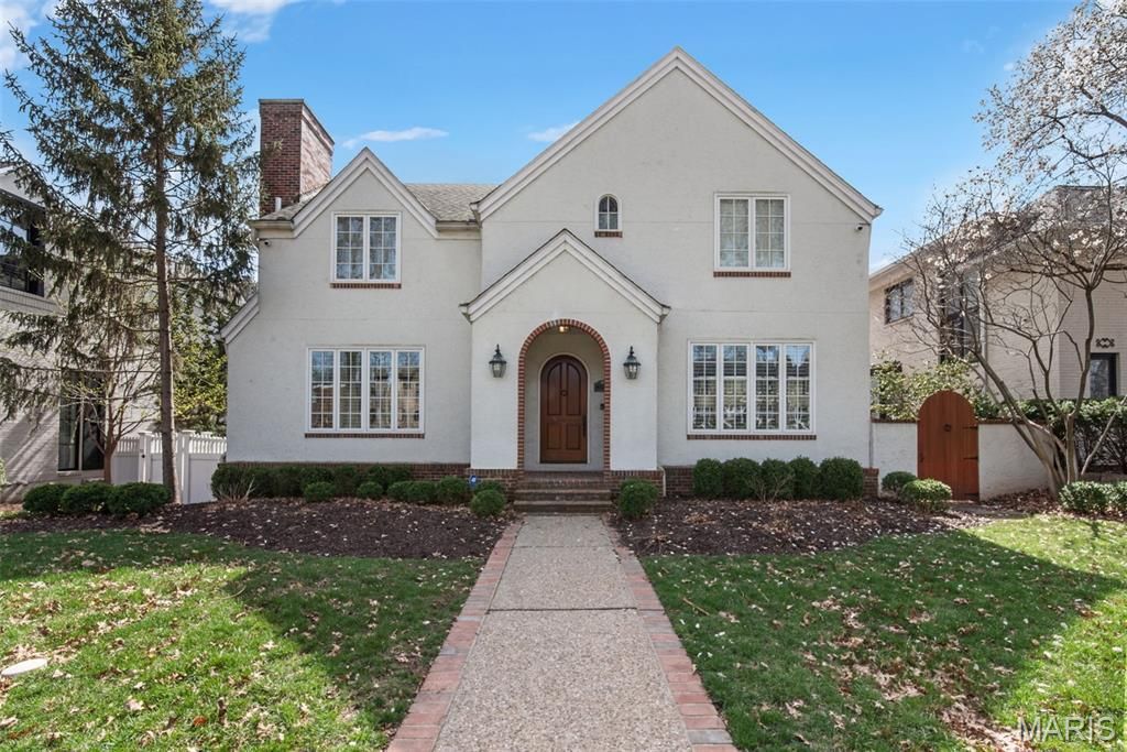 8130 Westmoreland Avenue, Clayton, MO 63105