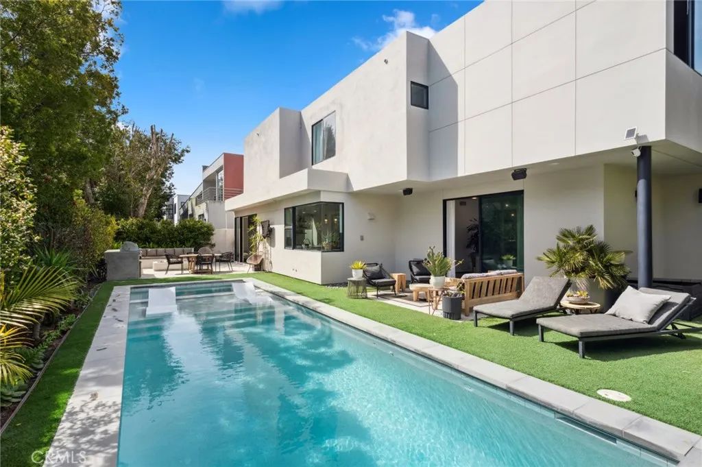 2831 Ridge Drive, Laguna Beach, CA 92651