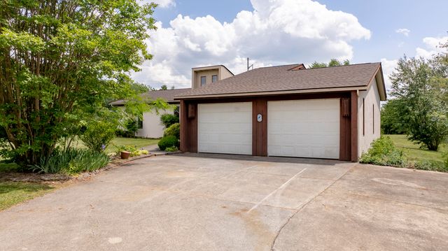 132 Alchera Avenue, Monticello, KY 42633