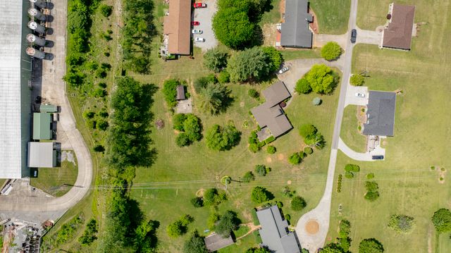 132 Alchera Avenue, Monticello, KY 42633