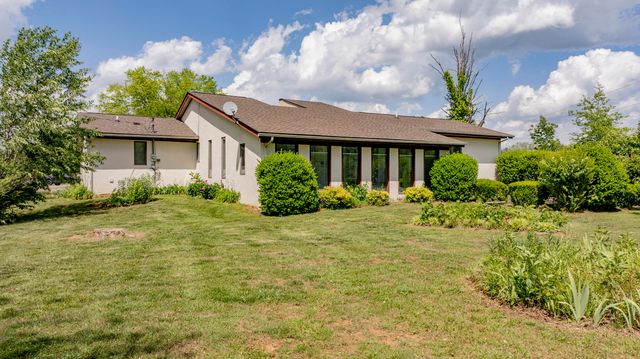 132 Alchera Avenue, Monticello, KY 42633