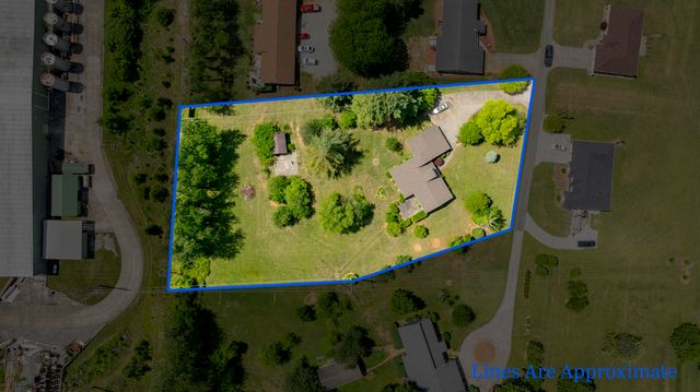 132 Alchera Avenue, Monticello, KY 42633