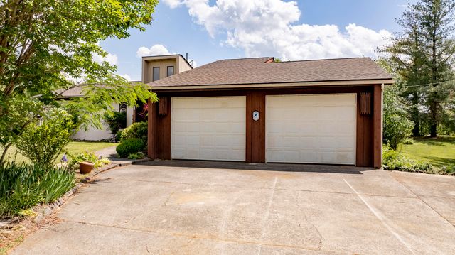 132 Alchera Avenue, Monticello, KY 42633