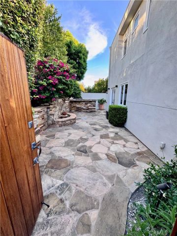 896 Quivera, Laguna Beach, CA 92651