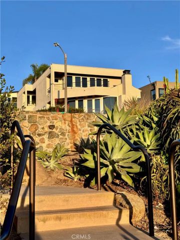 896 Quivera, Laguna Beach, CA 92651