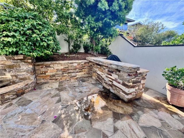 896 Quivera, Laguna Beach, CA 92651