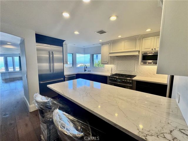 896 Quivera, Laguna Beach, CA 92651