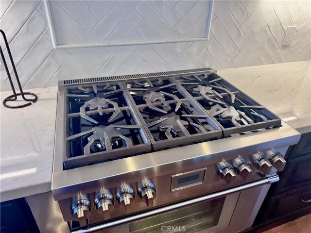 896 Quivera, Laguna Beach, CA 92651