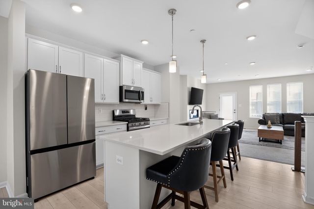 10406 SERENADE LN, Clinton, MD 20735