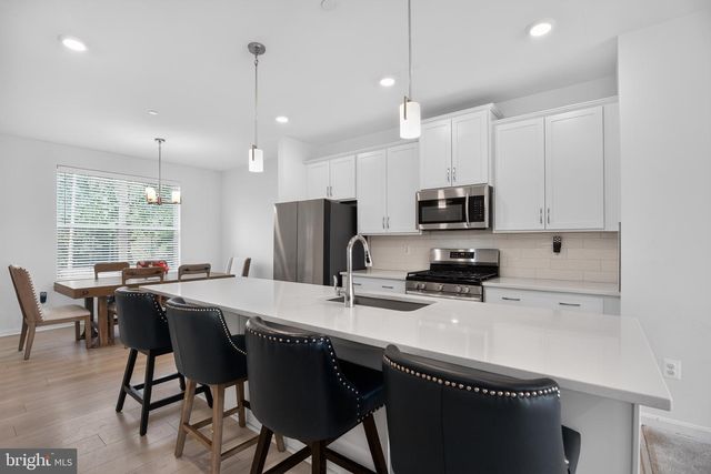 10406 SERENADE LN, Clinton, MD 20735