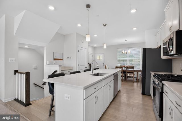 10406 SERENADE LN, Clinton, MD 20735