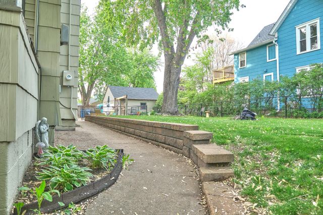 407 19th Avenue NE, Minneapolis, MN 55418