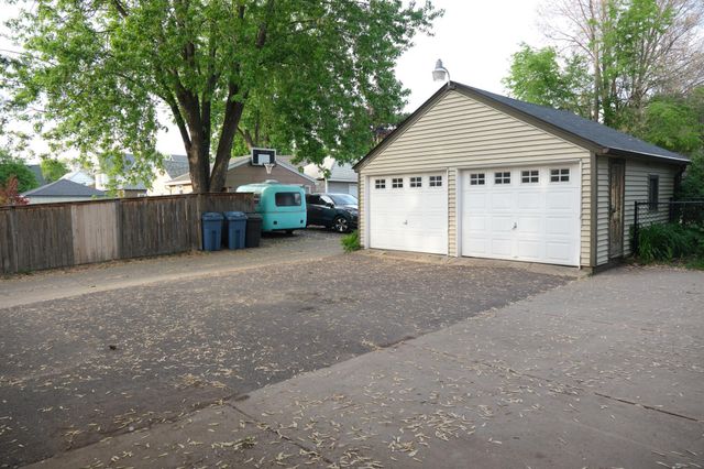 407 19th Avenue NE, Minneapolis, MN 55418