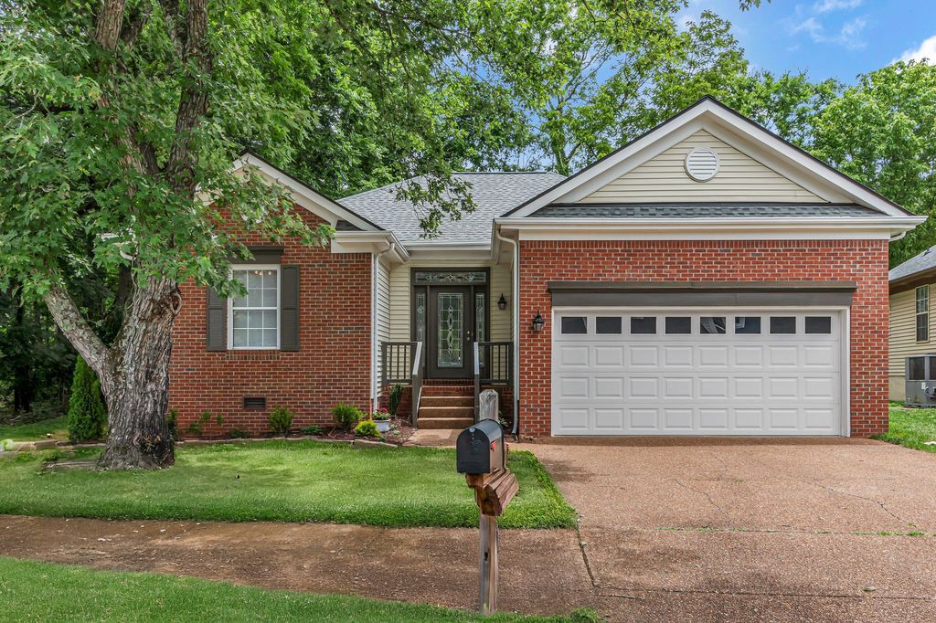 2321 Surrey Ln, Franklin, TN 37067